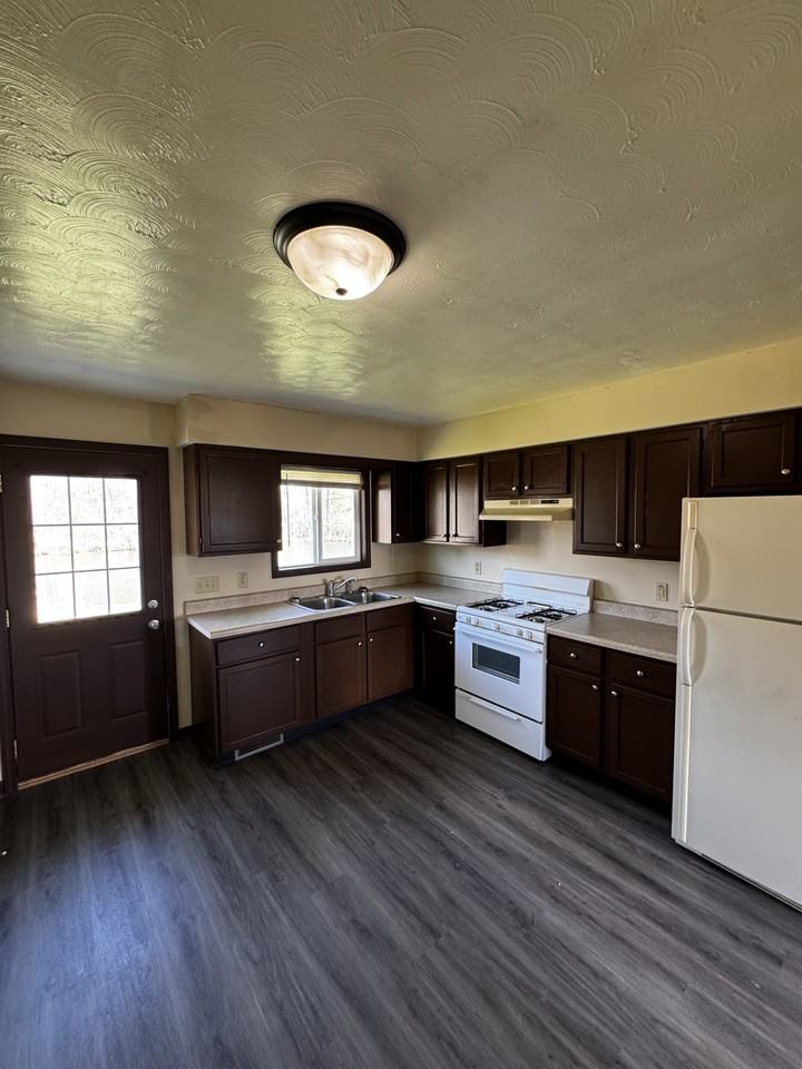 7028 E Heritage Dr #16 - Photo 4 of 11