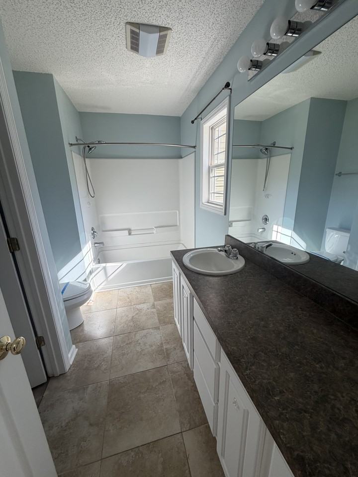 19 Heartstone Cir - Photo 2 of 13