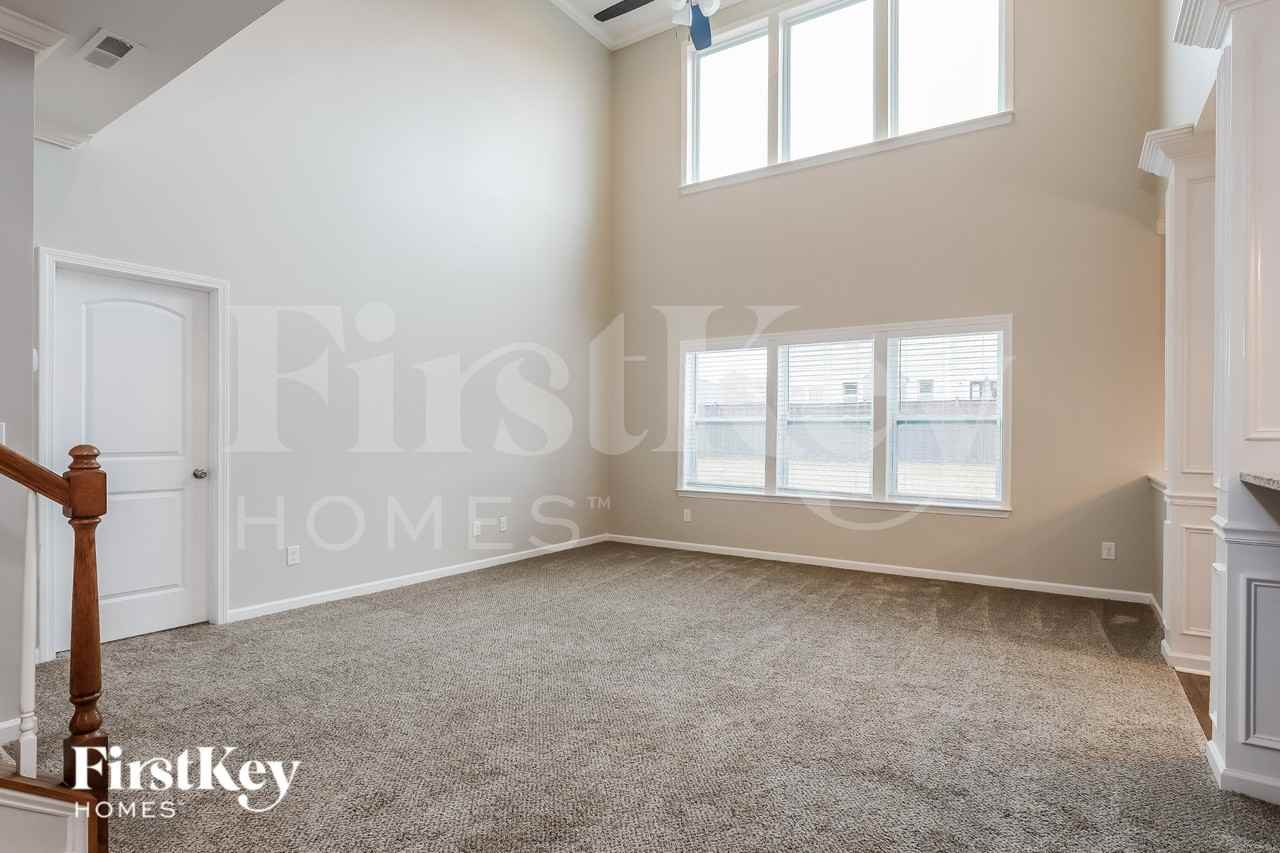 15022 Ockeechobee Ct - Photo 3 of 19