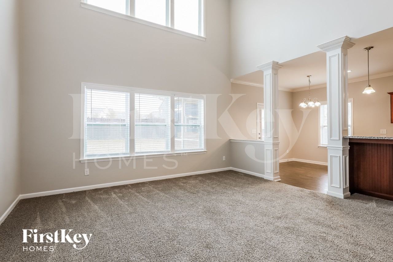 15022 Ockeechobee Ct - Photo 4 of 19