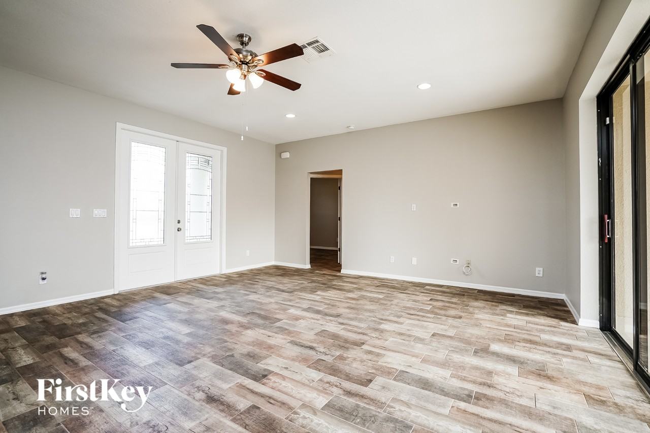 1829 Nw 23rd Ave - Photo 3 of 15