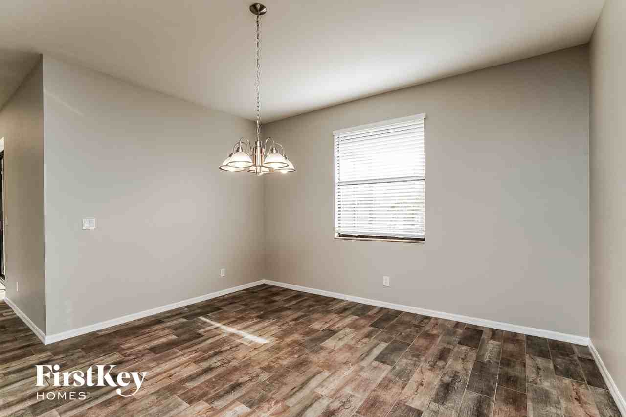 1829 Nw 23rd Ave - Photo 4 of 15