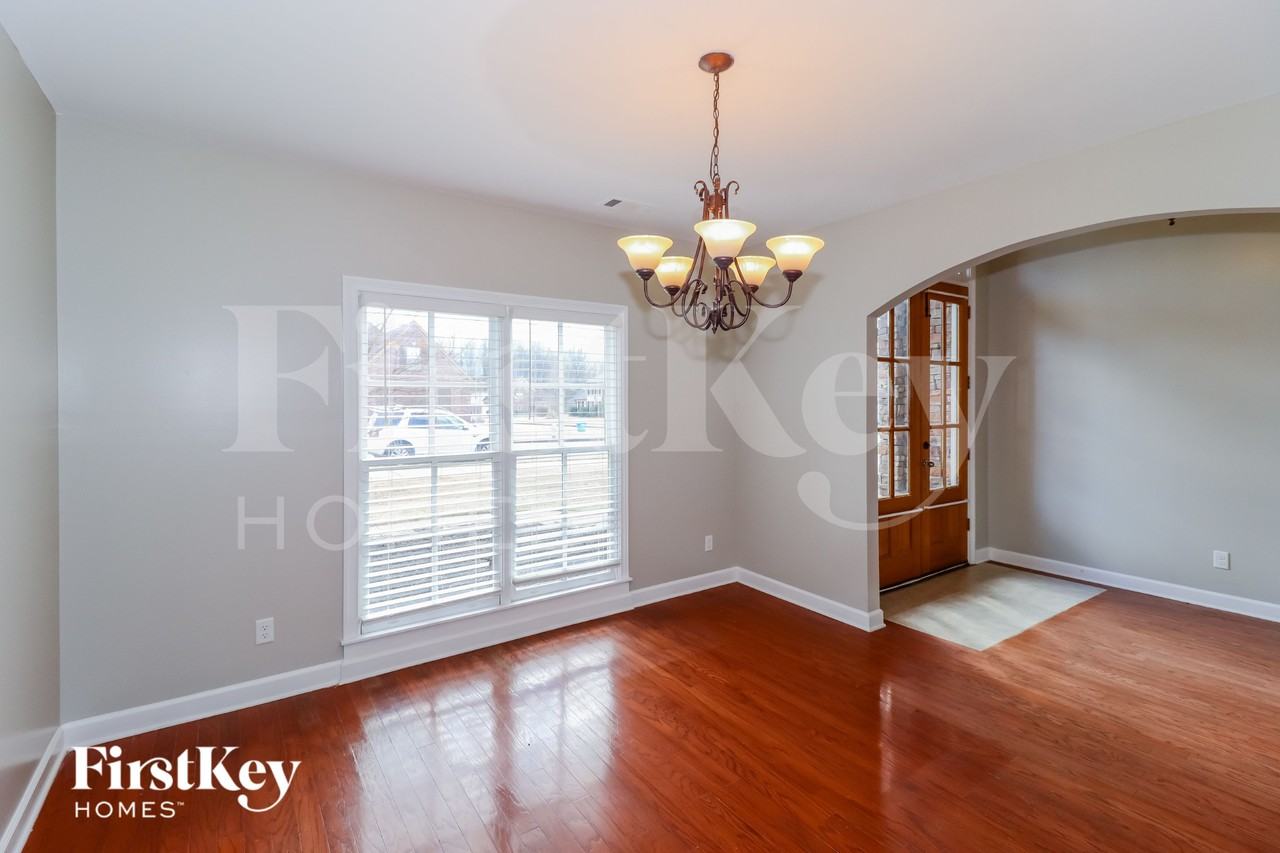 12070 Goldspring Ln - Photo 5 of 15