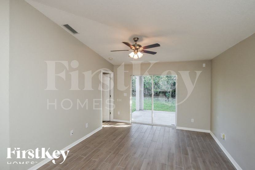 530 Melanie Cir - Photo 4 of 15