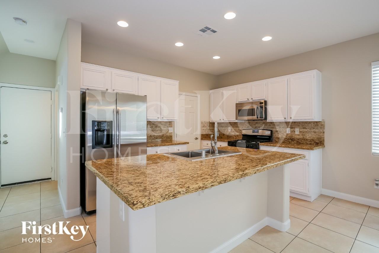 6624 Petrified Forest St - Photo 7 of 15