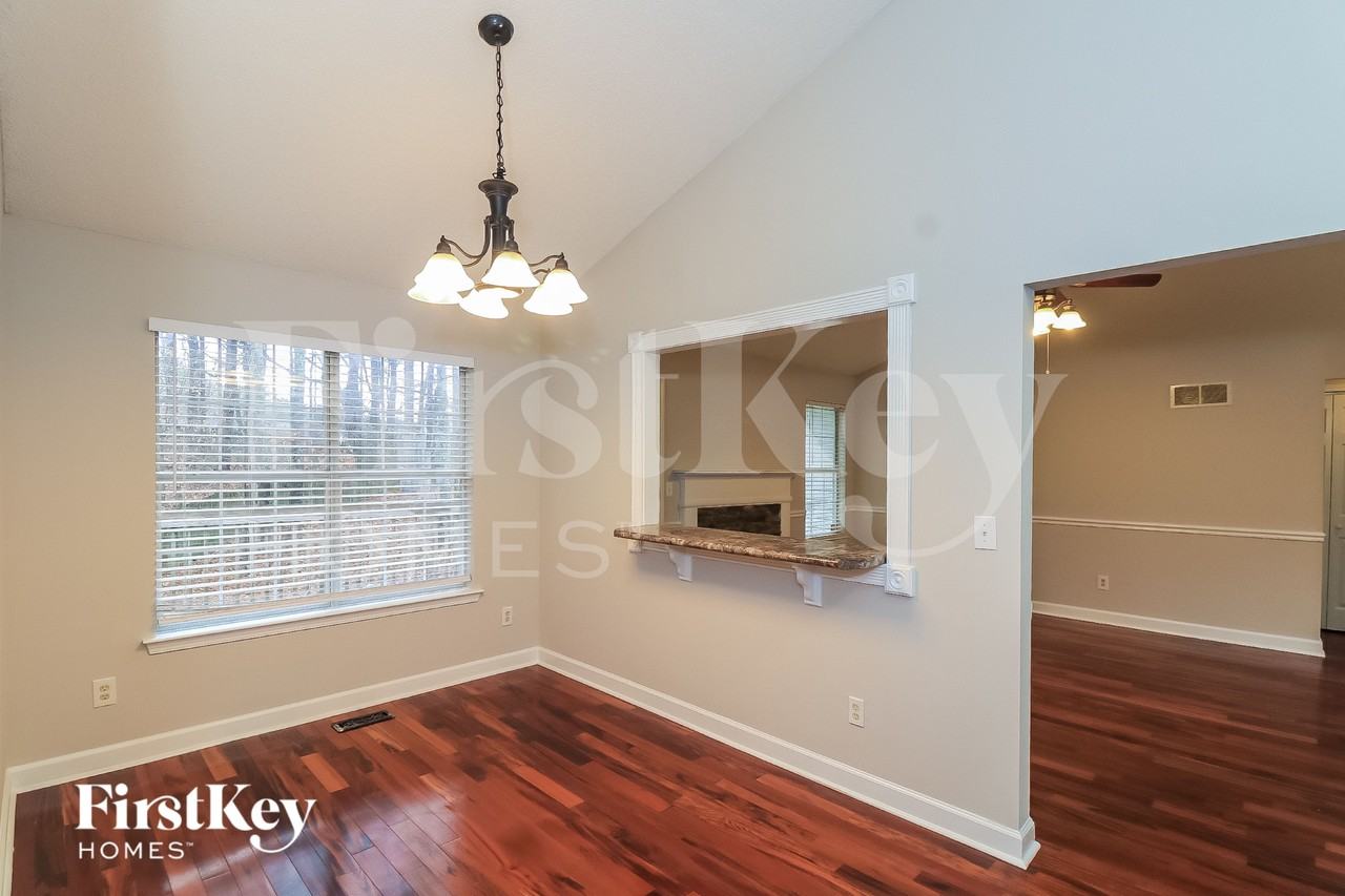 139 Brooks Mill Ln - Photo 6 of 15