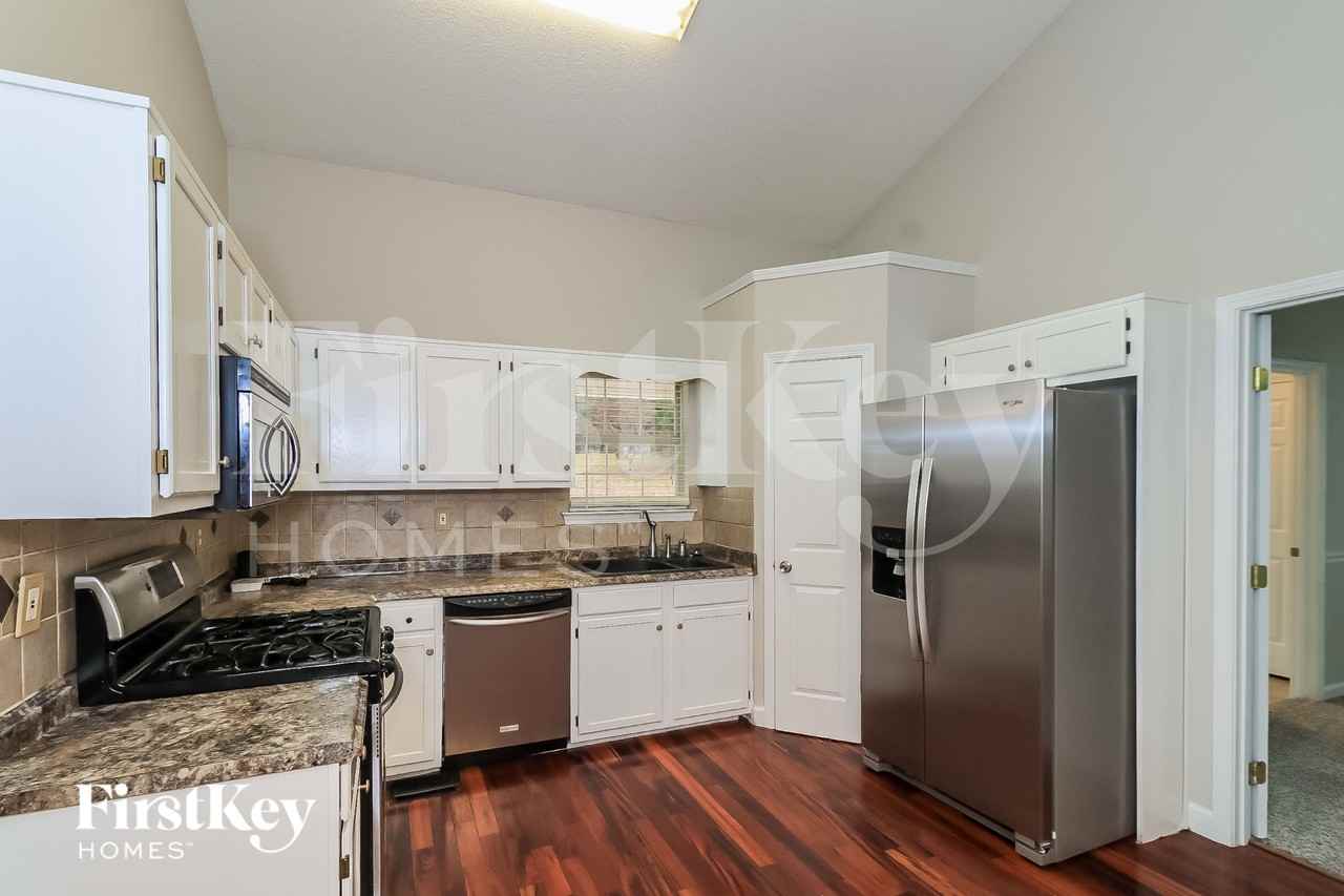 139 Brooks Mill Ln - Photo 7 of 15