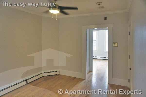 27 Lambert St #3R - Photo 4 of 13