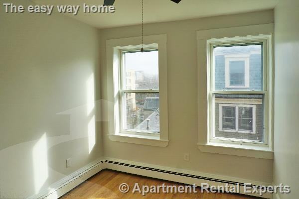 27 Lambert St #3R - Photo 6 of 13