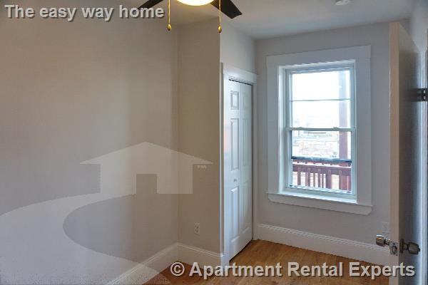 27 Lambert St #3R - Photo 7 of 13