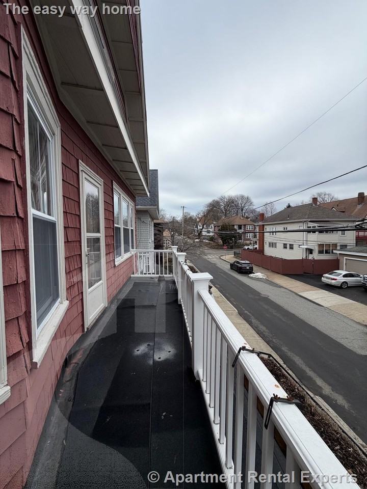 93A Capen St #2 - Photo 3 of 14