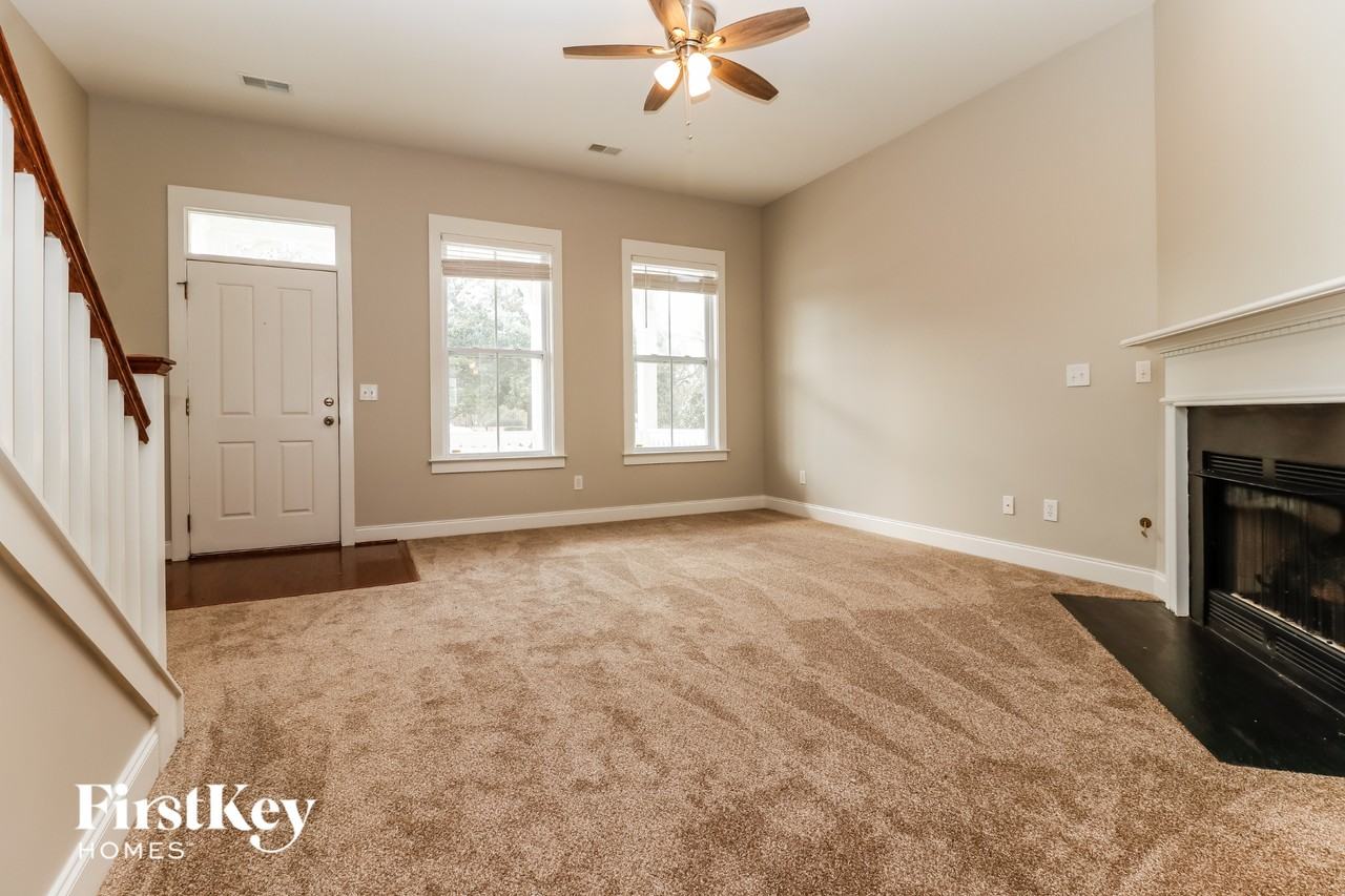 103 Barberry St - Photo 2 of 15