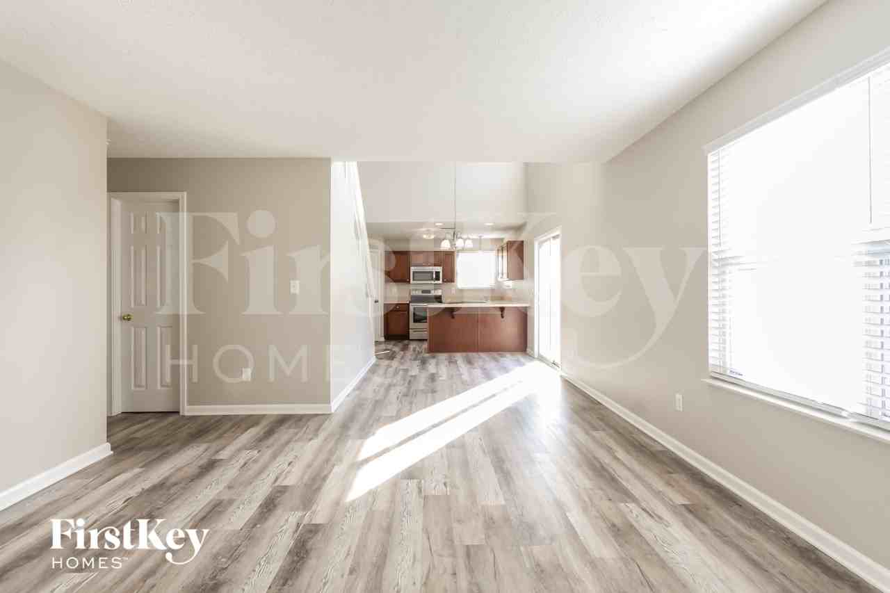 7250 Pipestone Dr - Photo 6 of 16