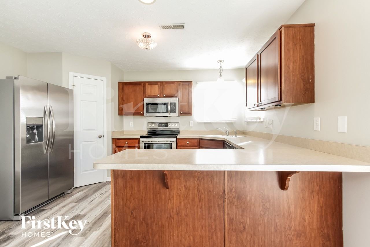 7250 Pipestone Dr - Photo 7 of 16