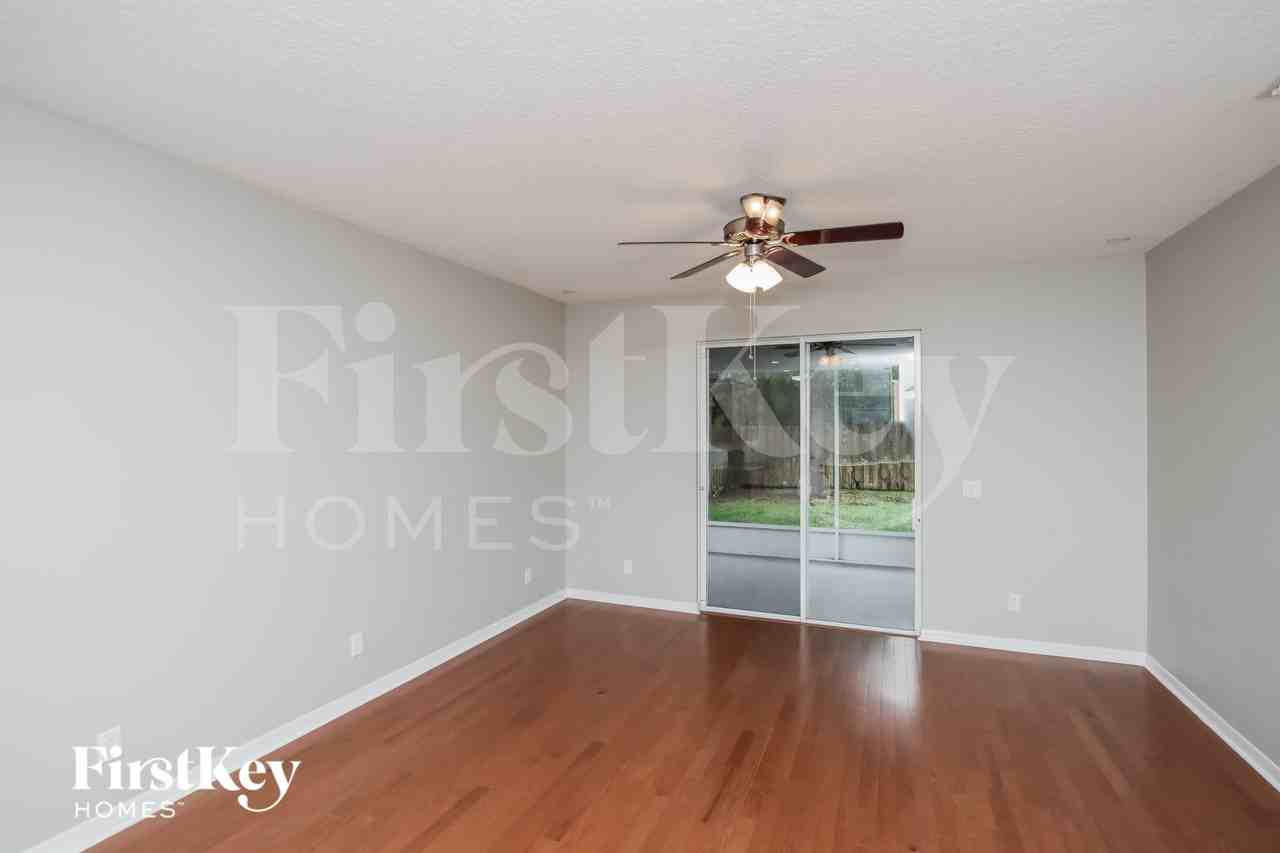 2298 Maeve Cir - Photo 4 of 15