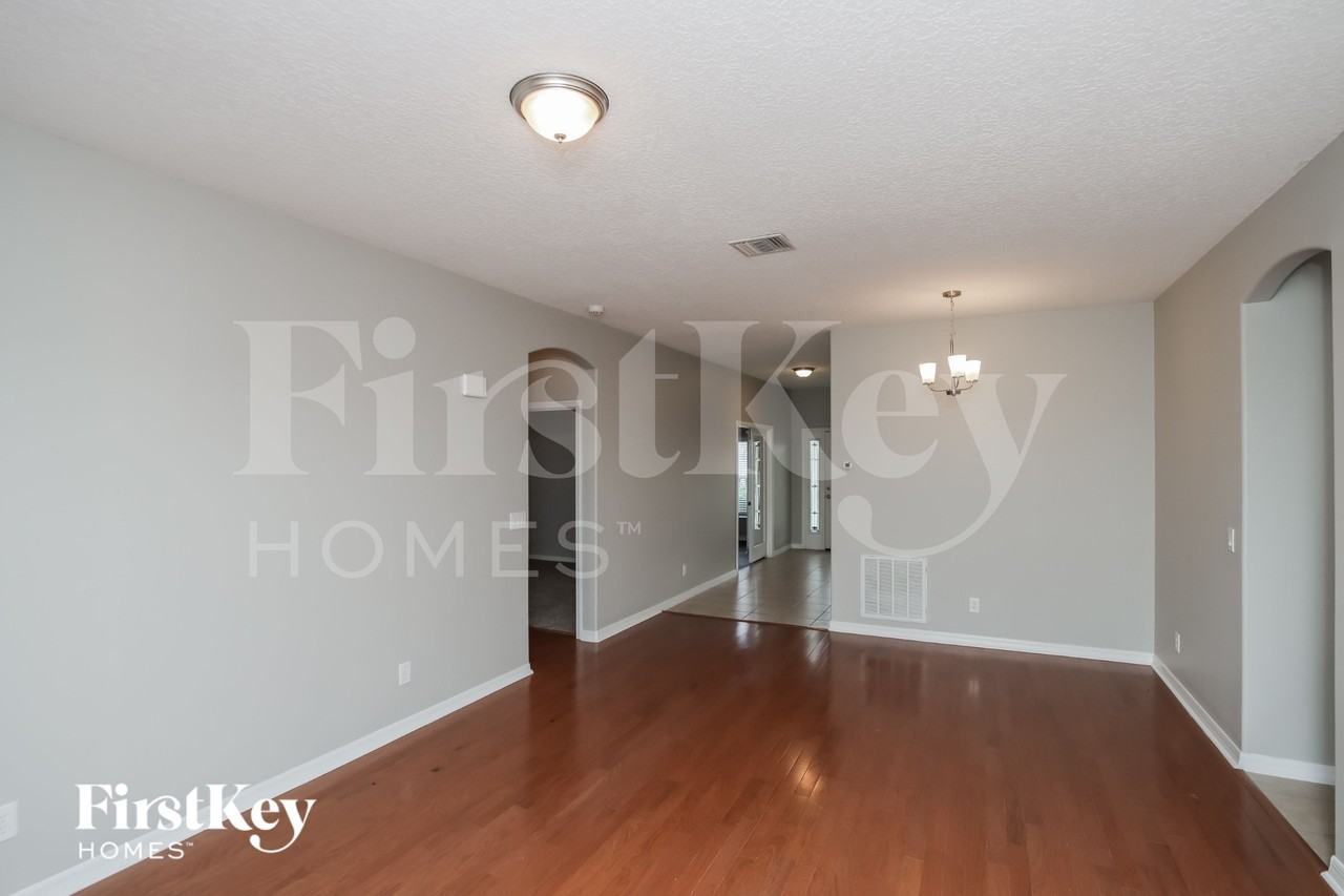 2298 Maeve Cir - Photo 5 of 15