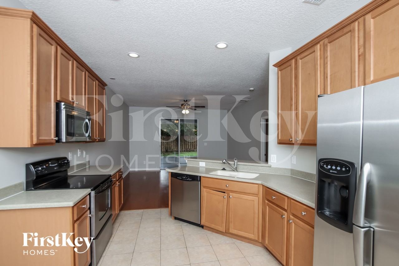 2298 Maeve Cir - Photo 6 of 15