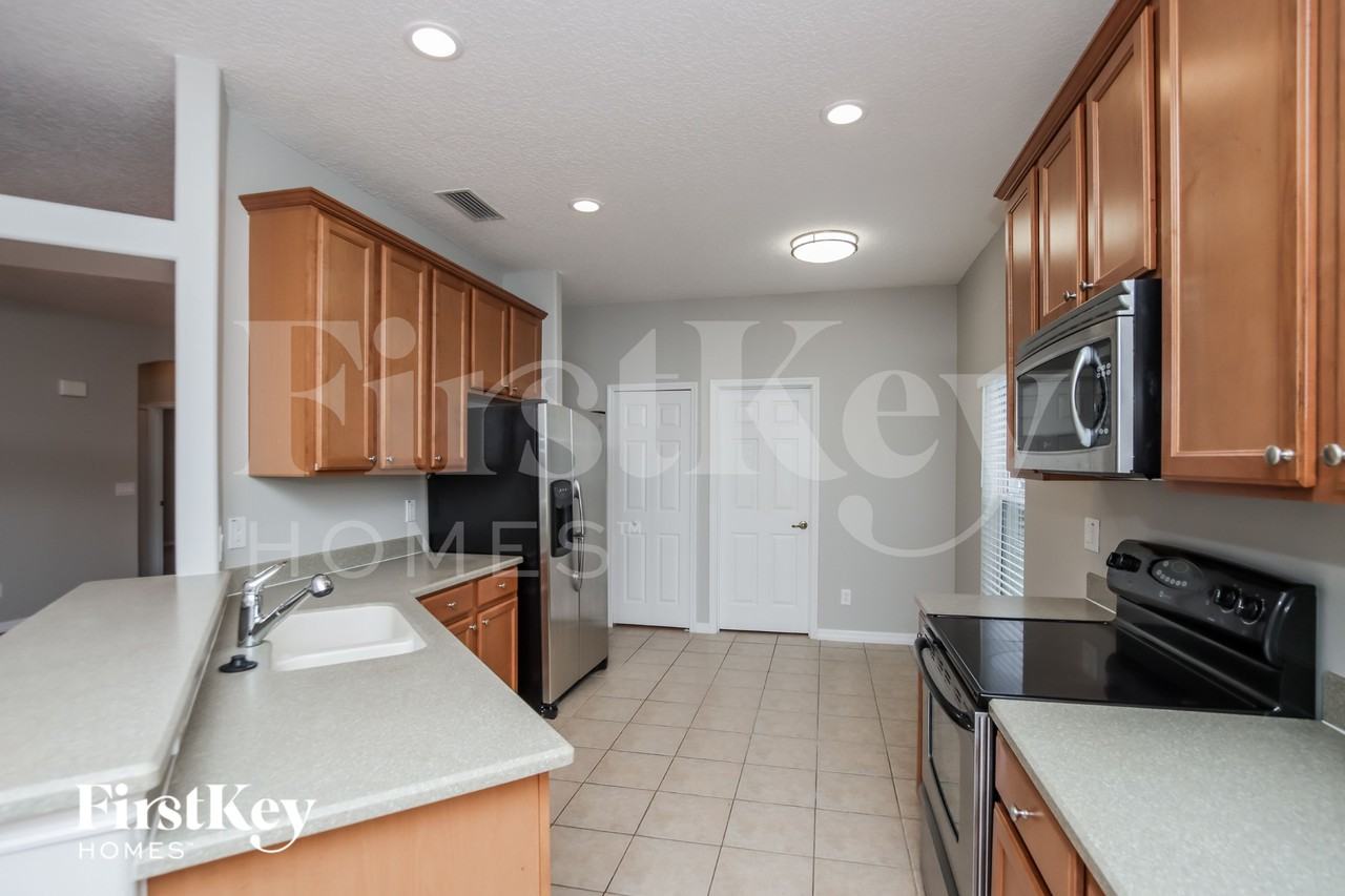 2298 Maeve Cir - Photo 7 of 15