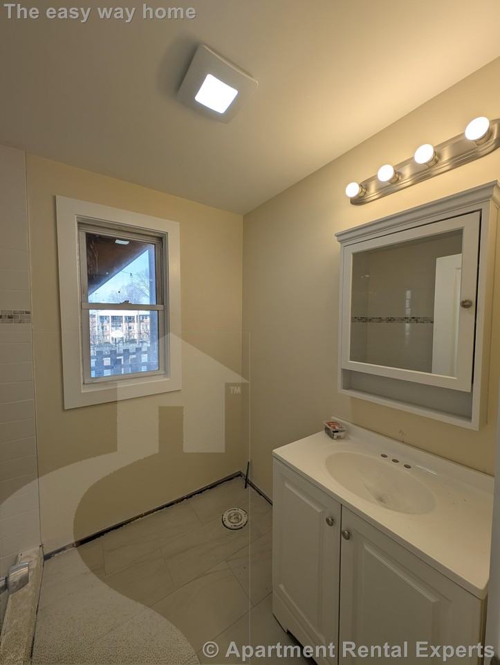 57 Lowell Cir #2 - Photo 7 of 16