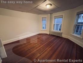 185 Lowell St #1R - Photo 1 of 1