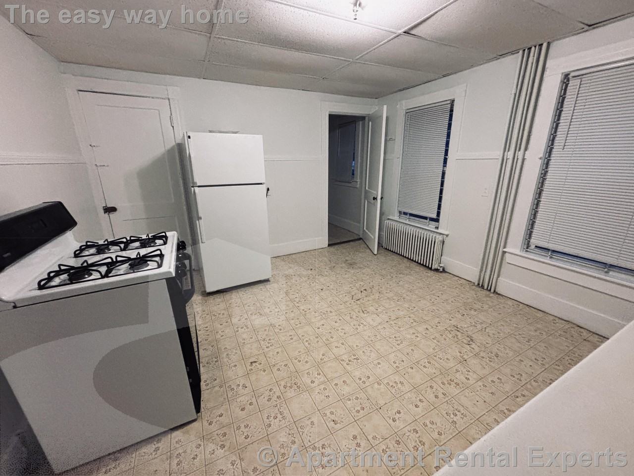 185 Lowell St #1R - Photo 4 of 7