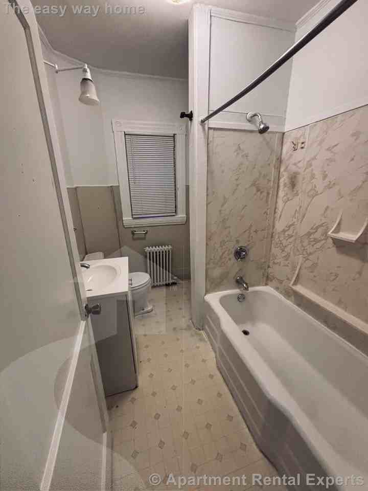 185 Lowell St #1R - Photo 6 of 7