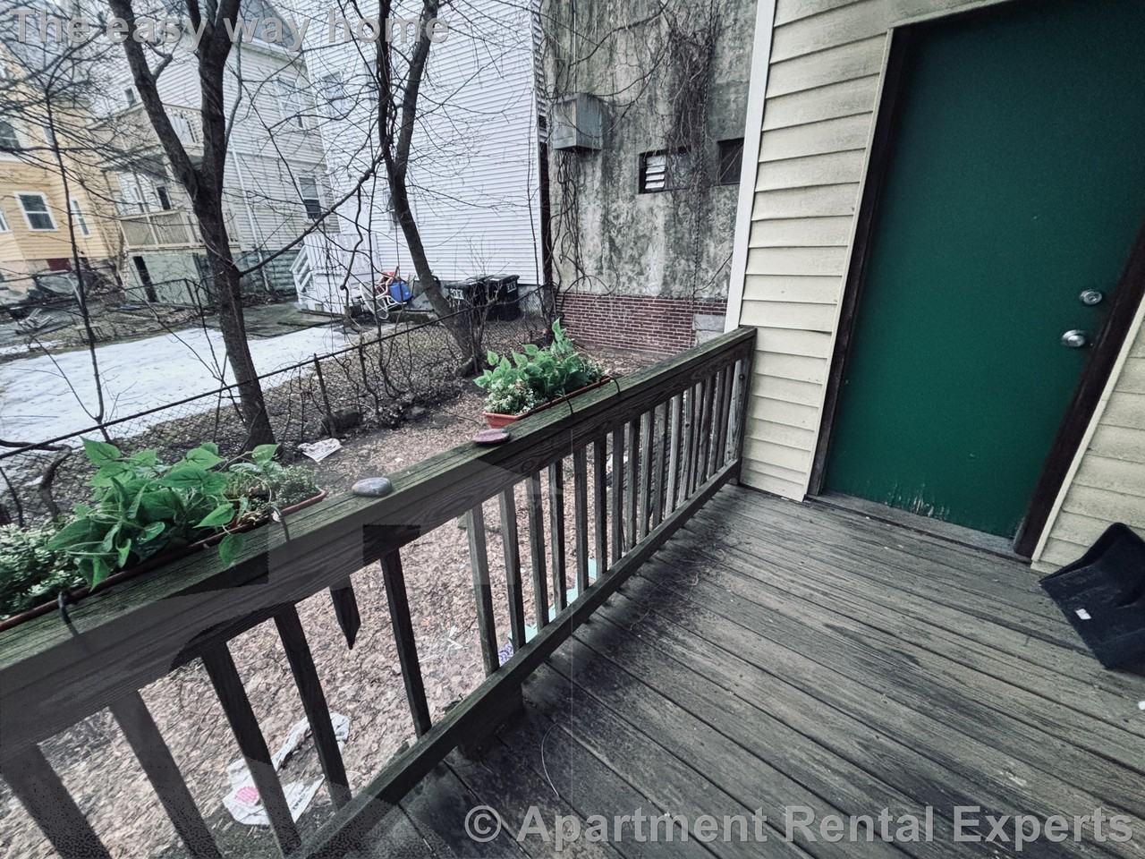 185 Lowell St #1R - Photo 7 of 7