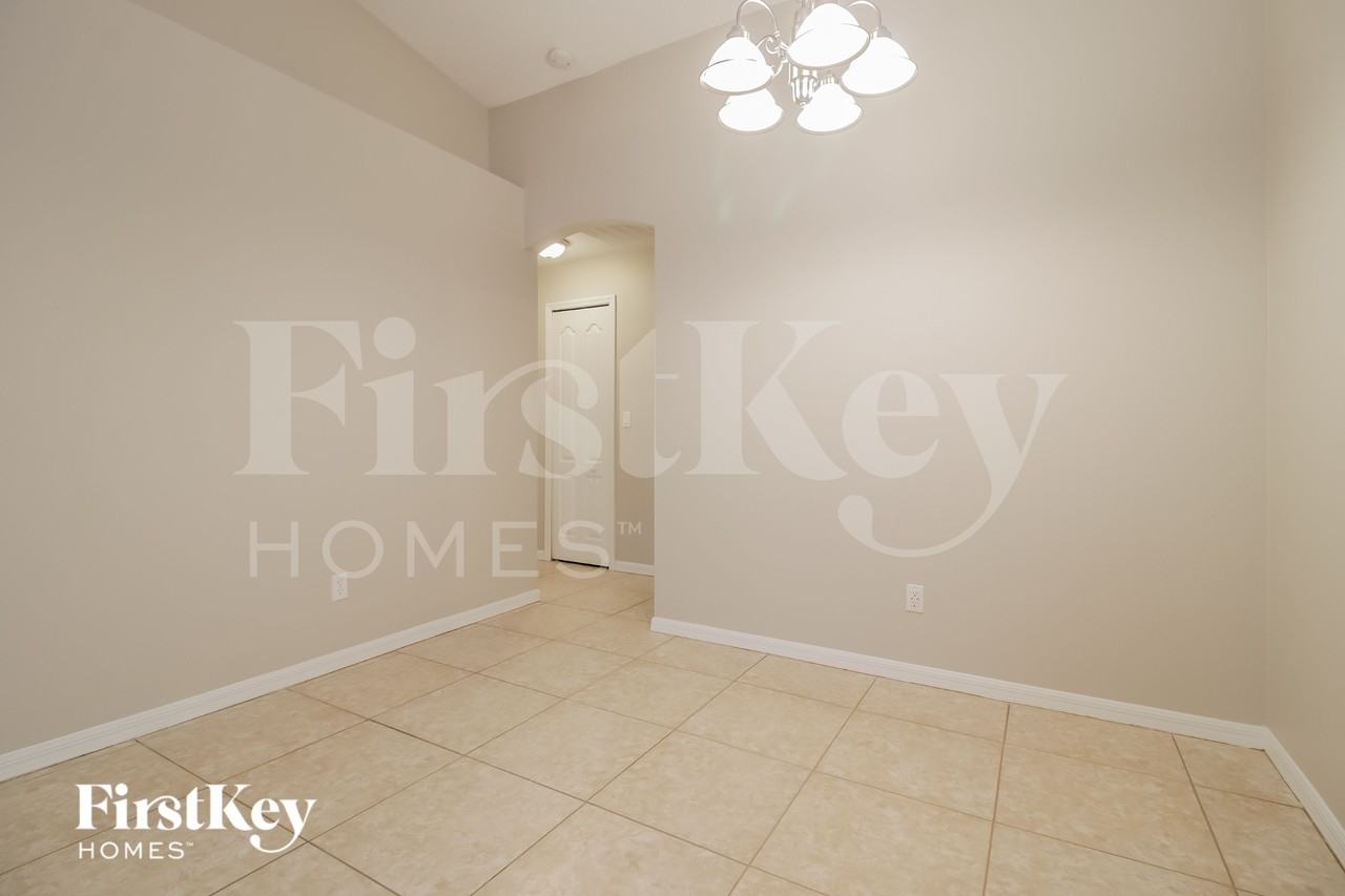 1319 Macon Dr - Photo 5 of 16