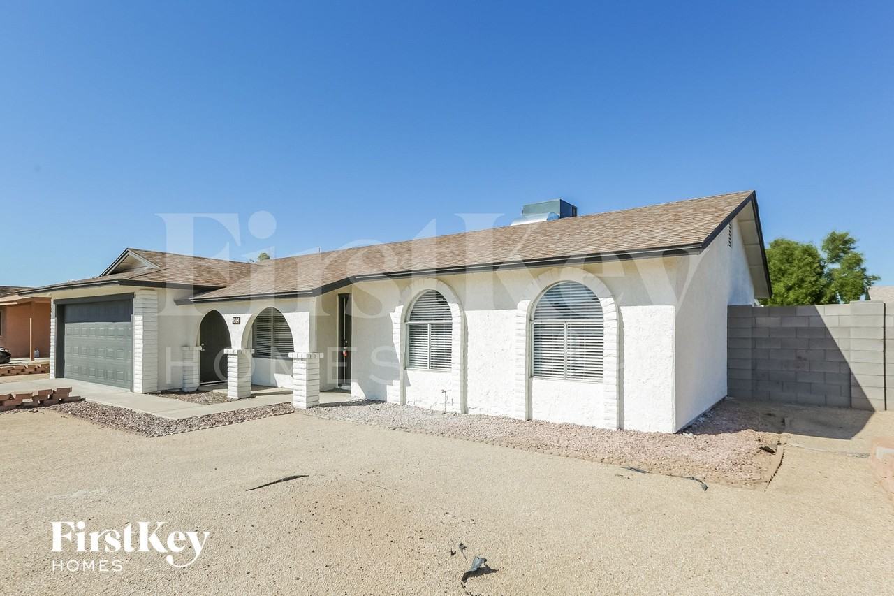 4564 W Onyx Ave - Photo 2 of 15