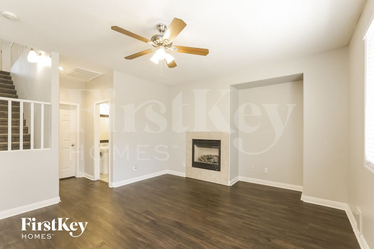 1263 E Julian Dr - Photo 3 of 15