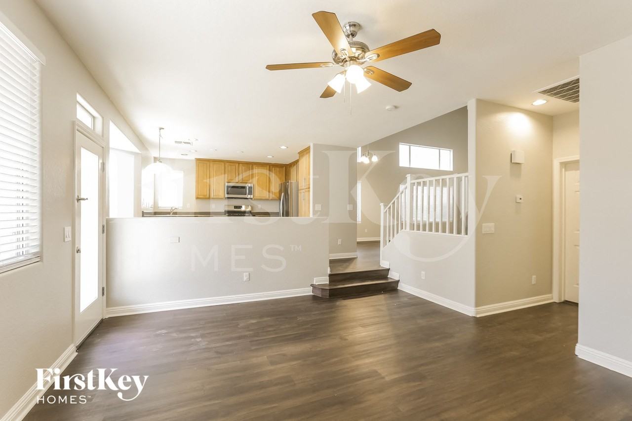 1263 E Julian Dr - Photo 4 of 15