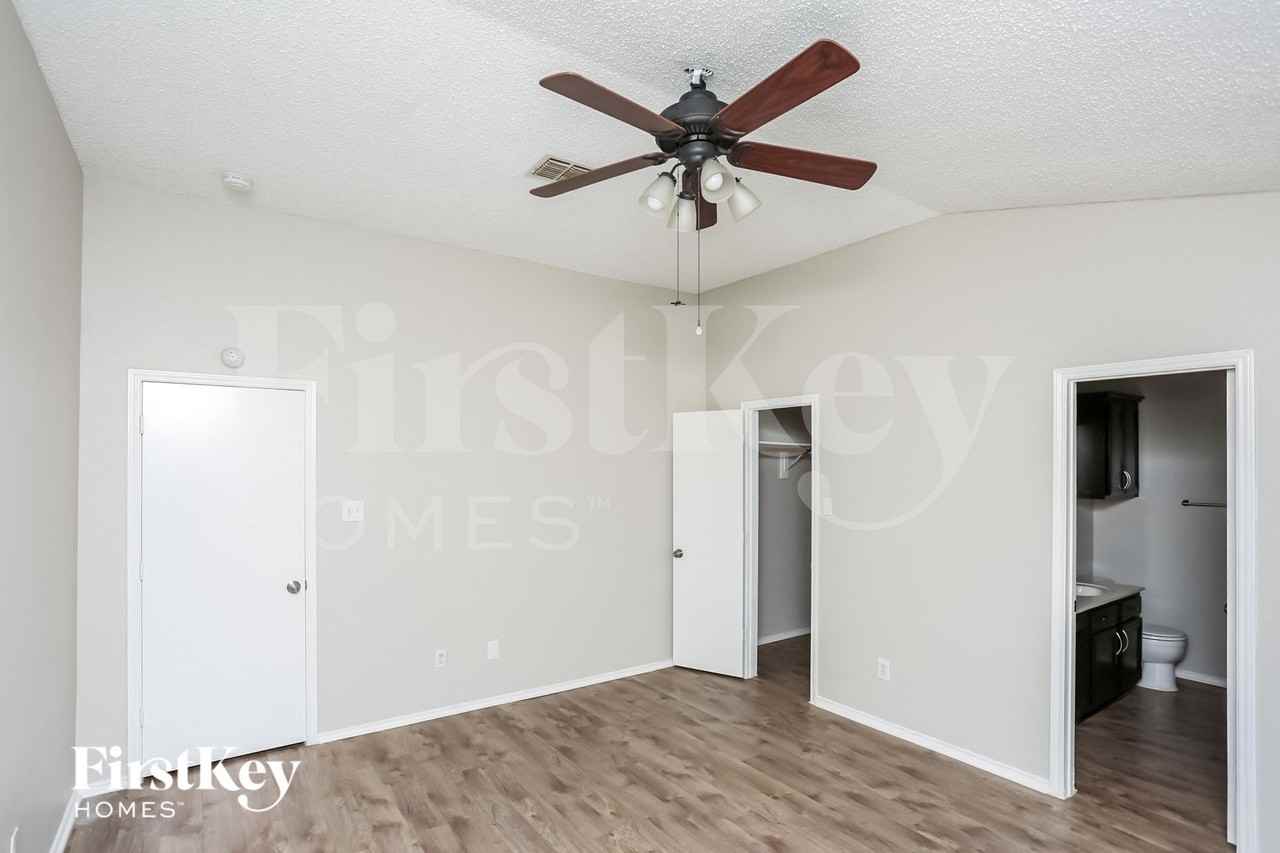 10141 Chapel Ridge Dr - Photo 6 of 15