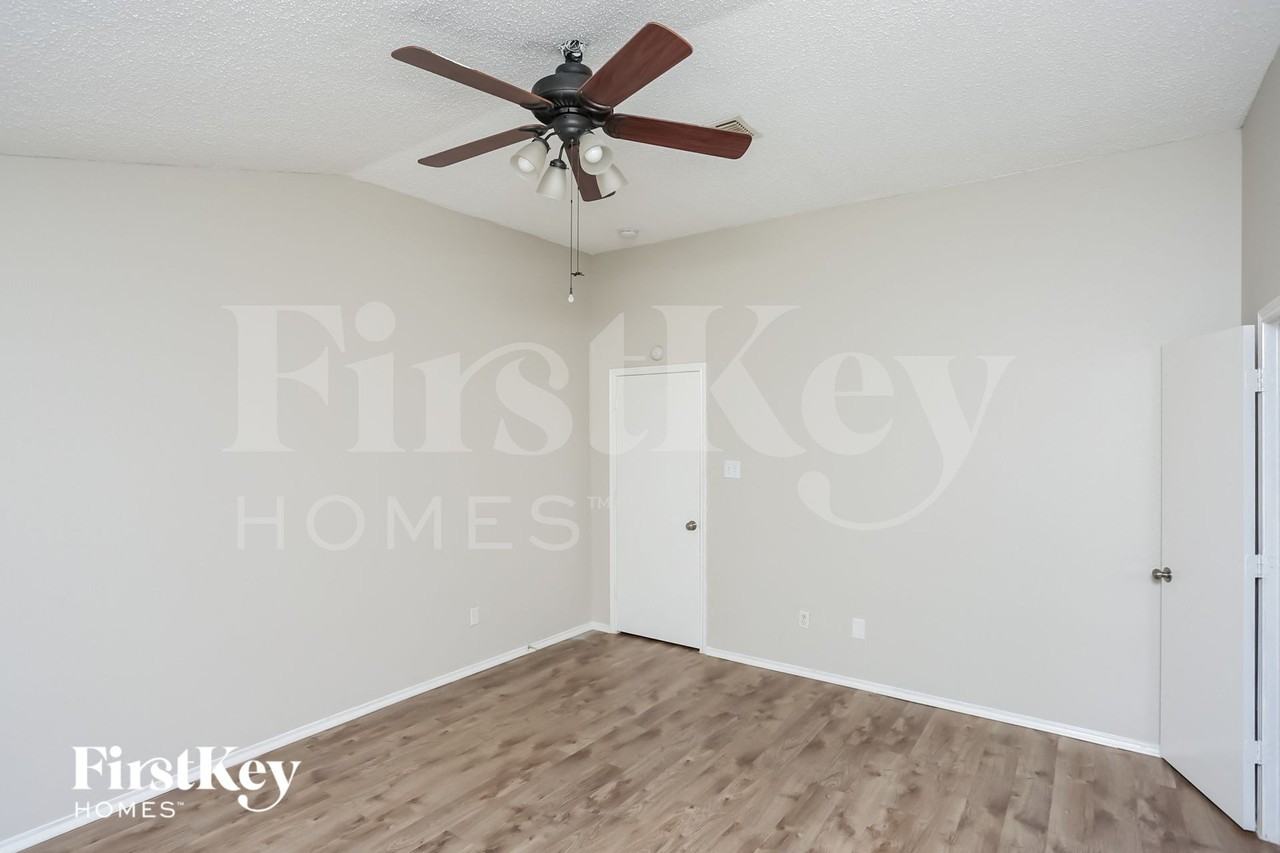 10141 Chapel Ridge Dr - Photo 7 of 15