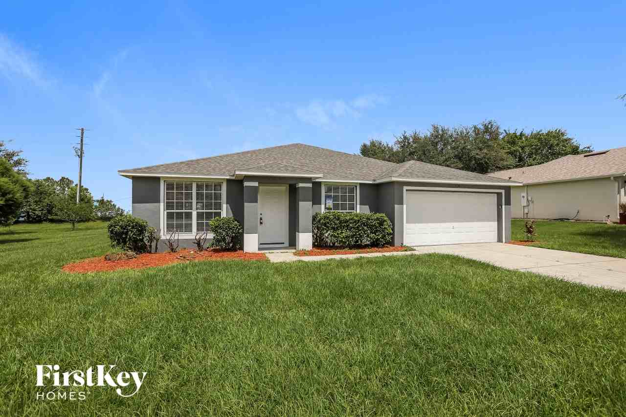 1739 Crowned Ave - Photo 2 of 15