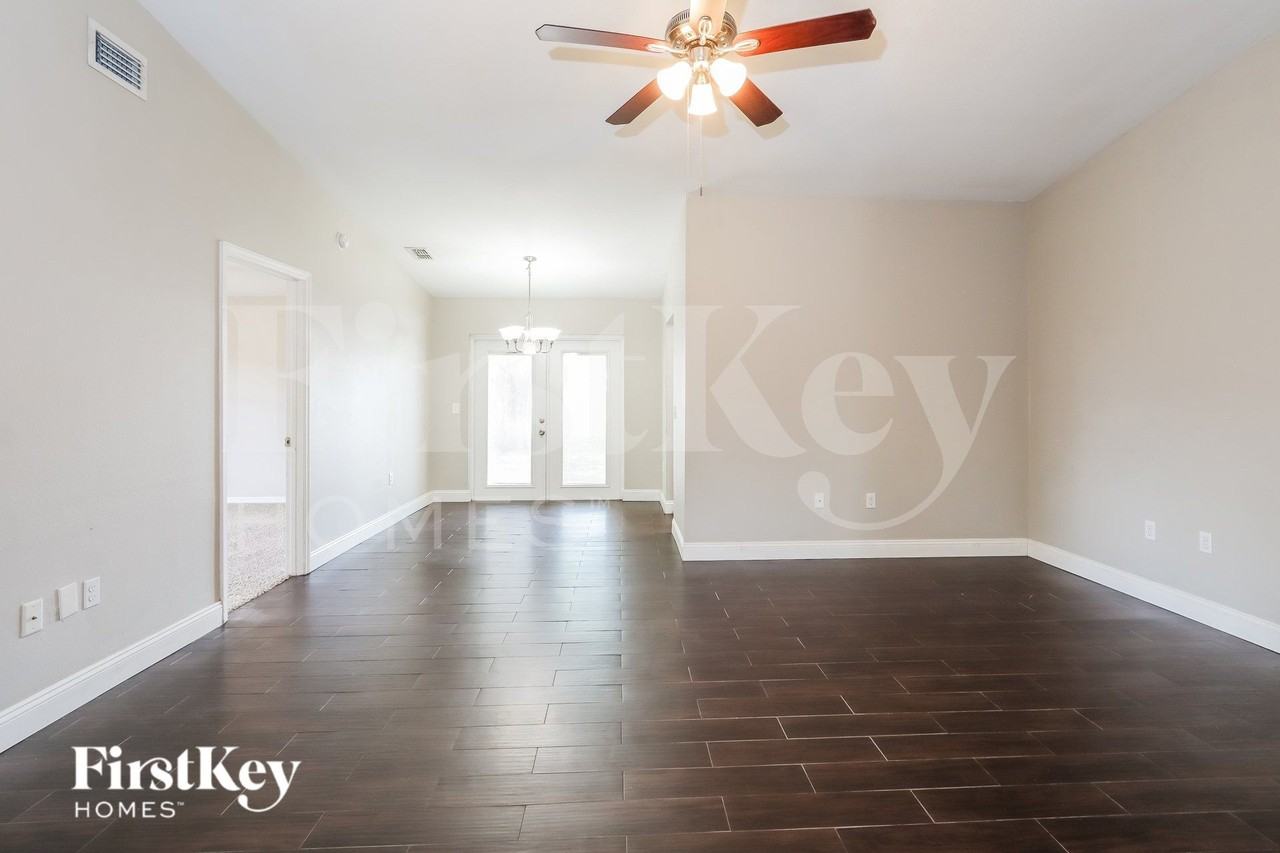 7912 Apache Ln - Photo 4 of 16