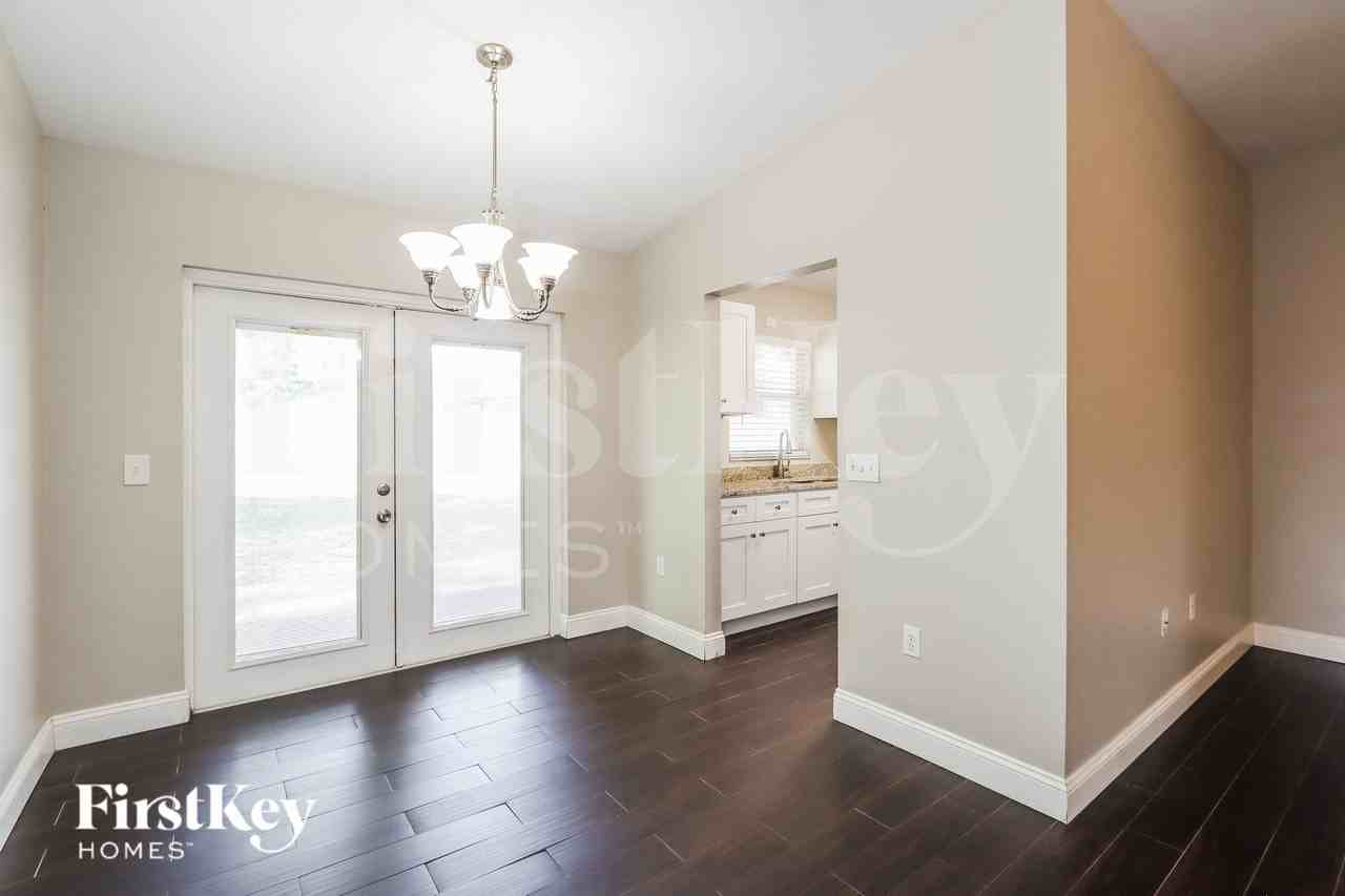 7912 Apache Ln - Photo 5 of 16