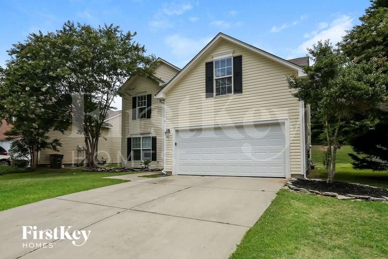 1941 Summit Ridge Ln - Photo 2 of 15