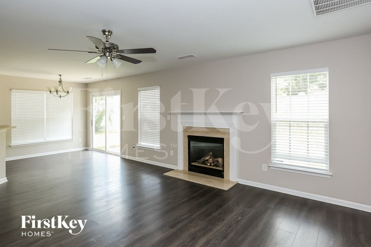 1941 Summit Ridge Ln - Photo 4 of 15