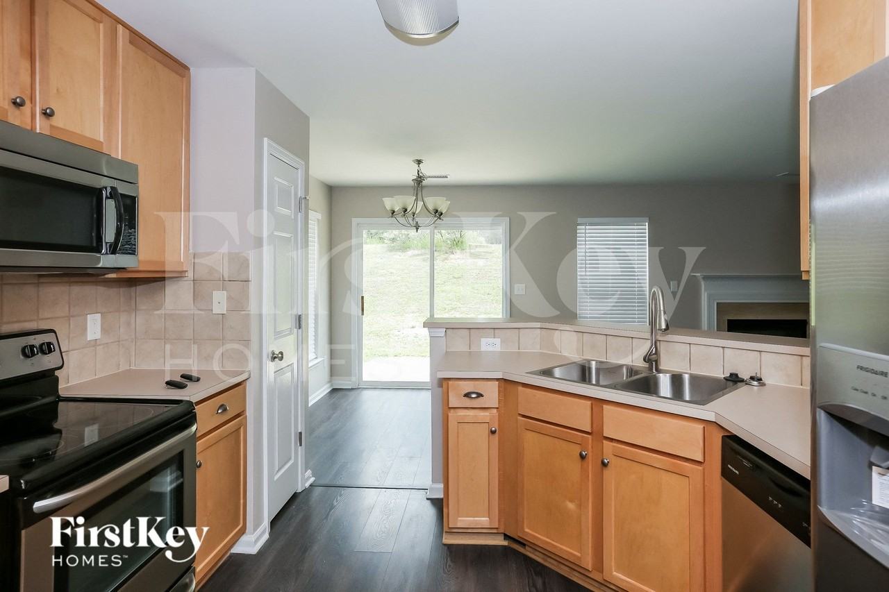 1941 Summit Ridge Ln - Photo 7 of 15