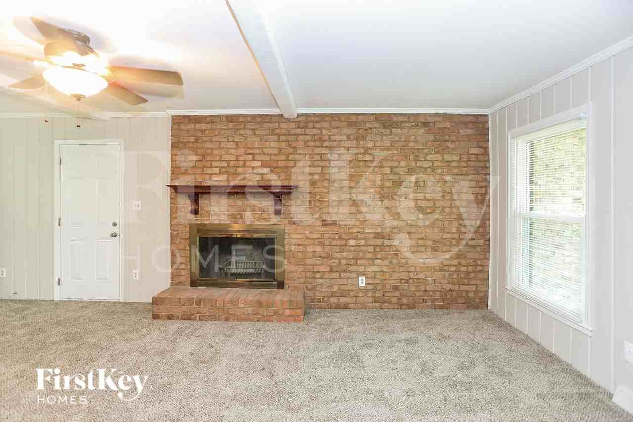 6404 Pencade Ln - Photo 5 of 15