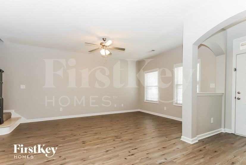 115 Macalester Dr - Photo 2 of 15