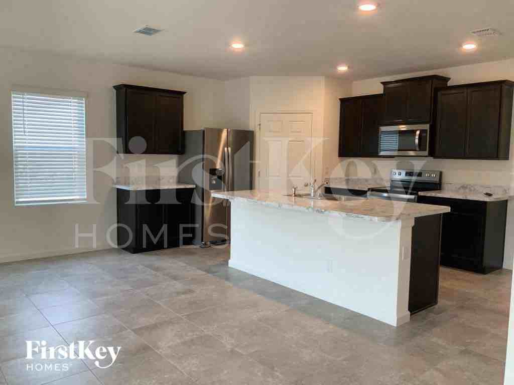 6938 Nw Daffodil Ln - Photo 4 of 14