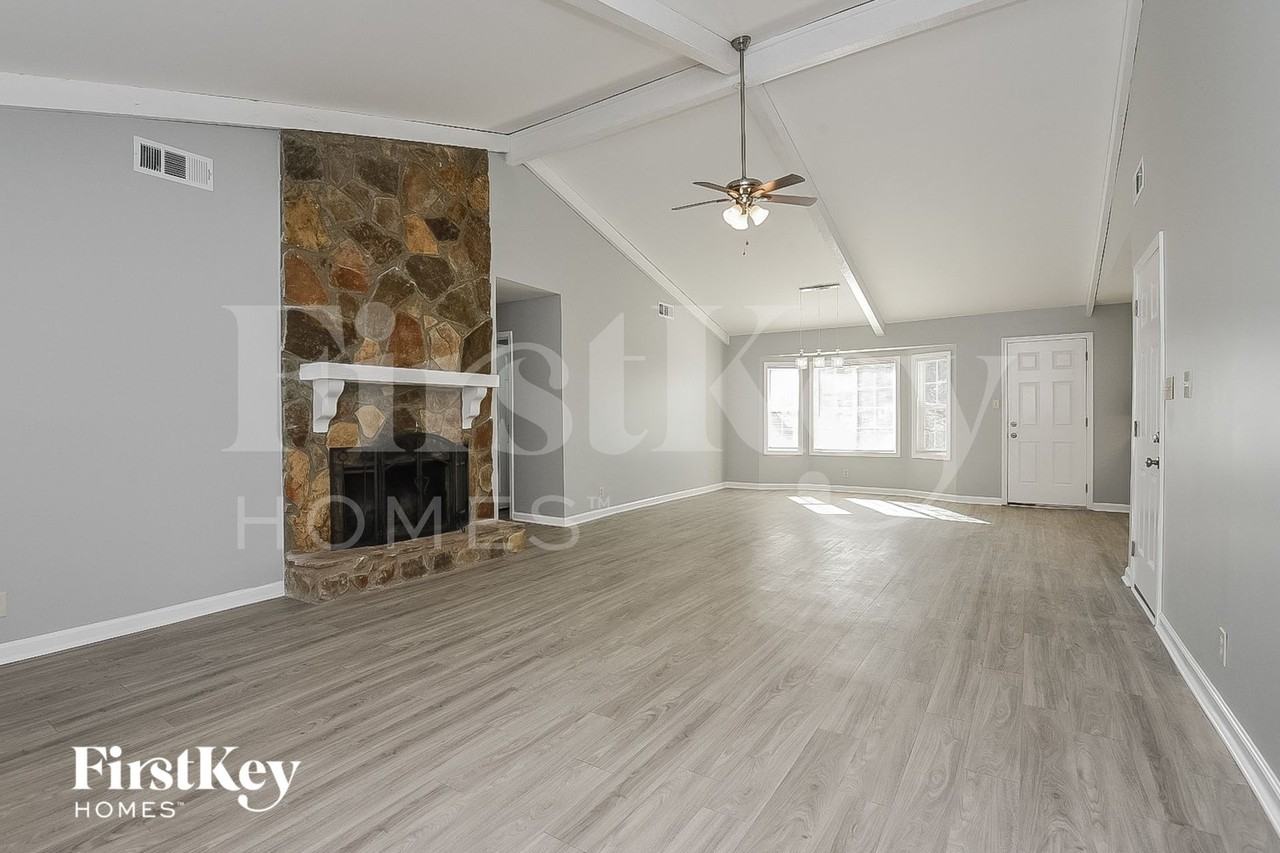 4257 Centennial Trl - Photo 3 of 15