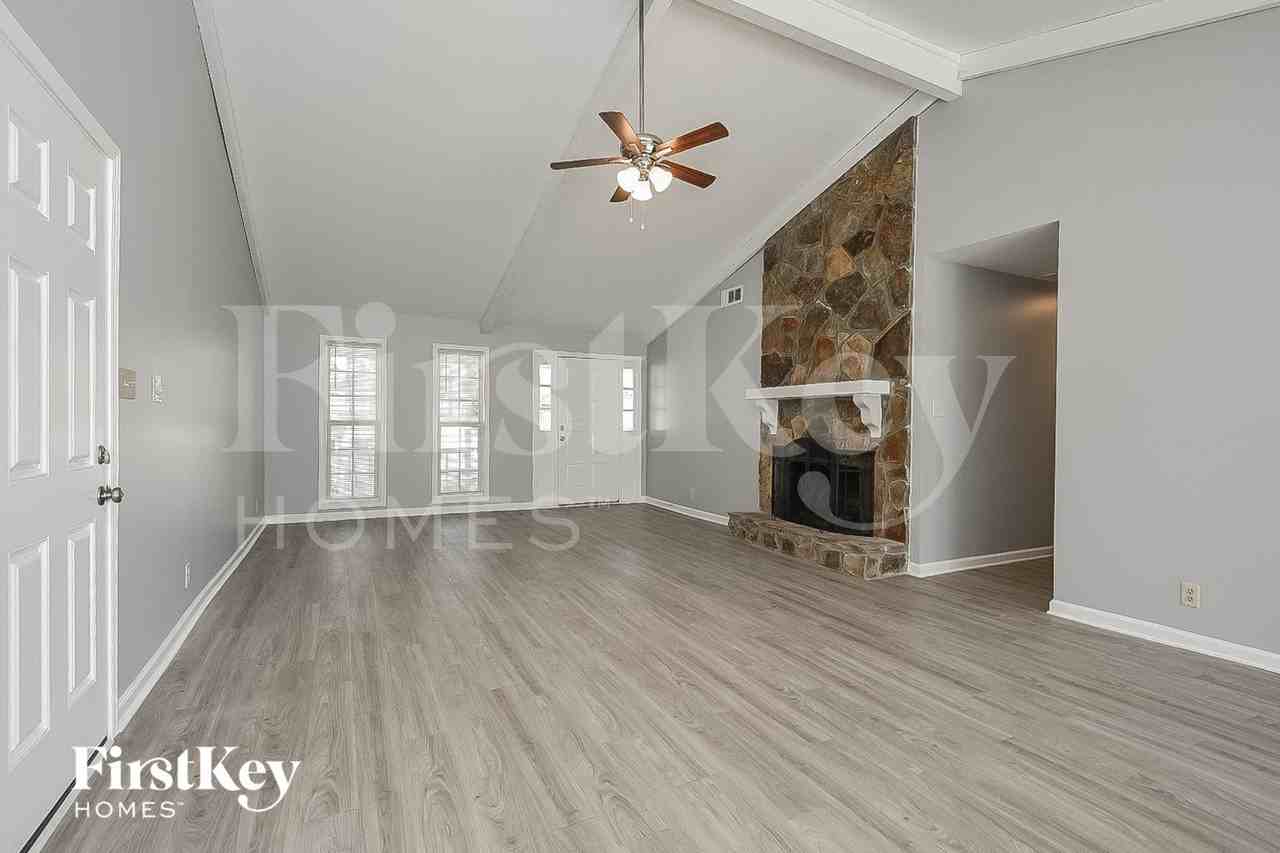 4257 Centennial Trl - Photo 4 of 15