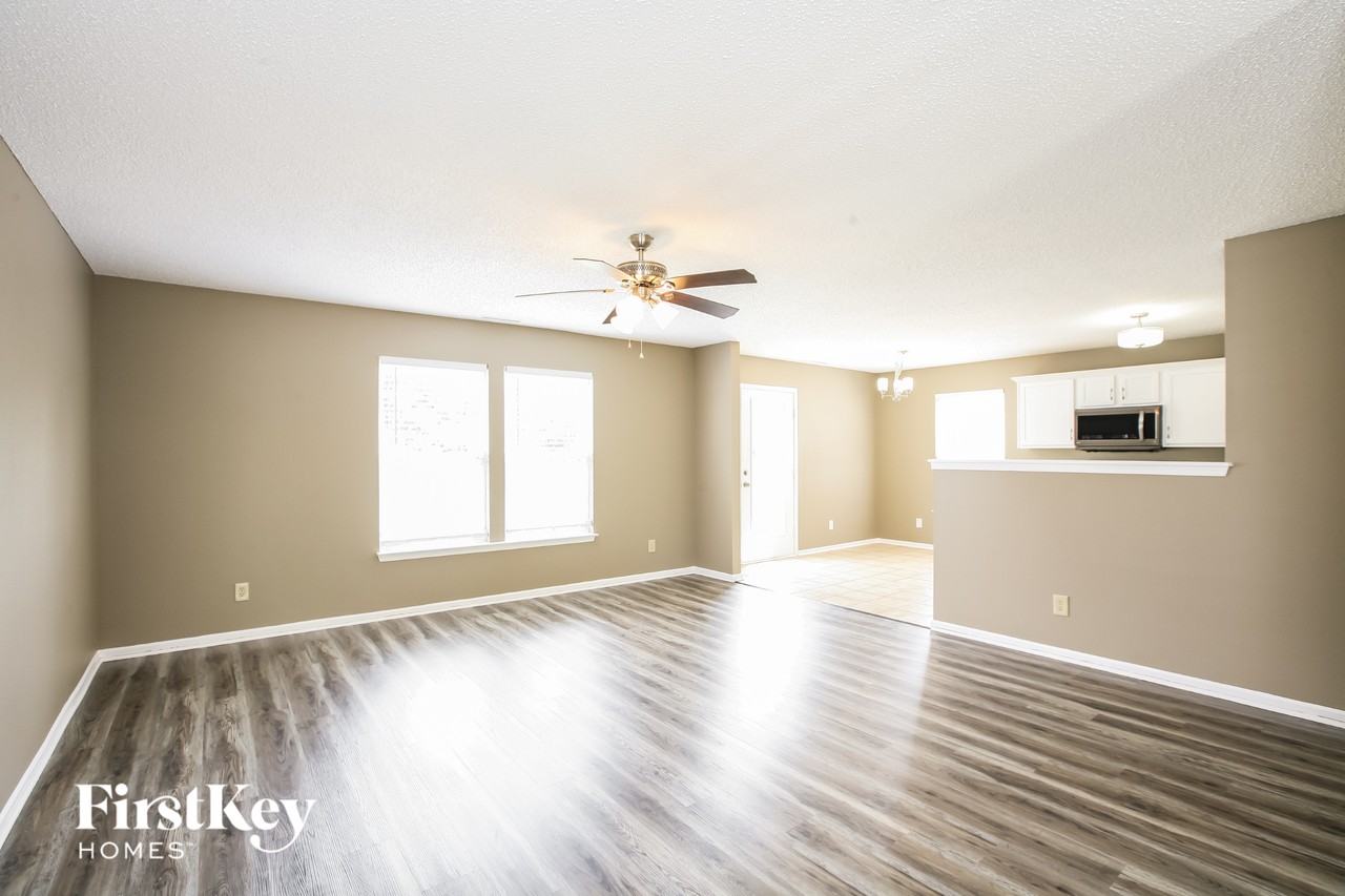 15498 Border Dr - Photo 3 of 15