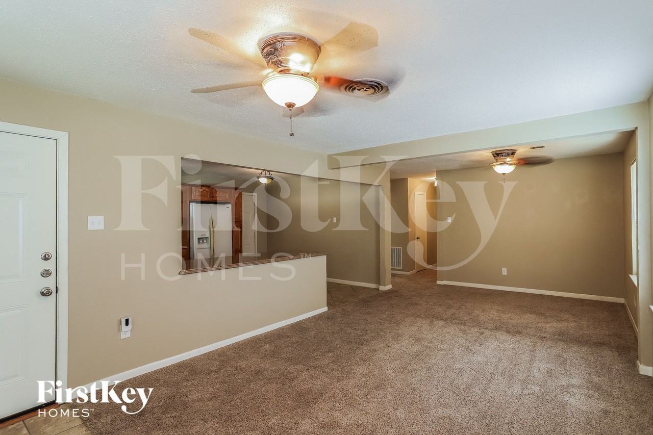 813 Luella Ave - Photo 4 of 15