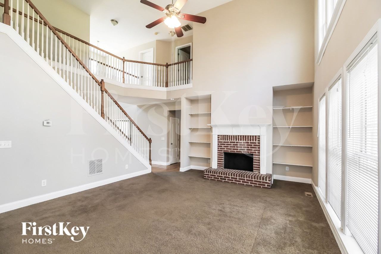 8122 Primrose Cv Se - Photo 3 of 19