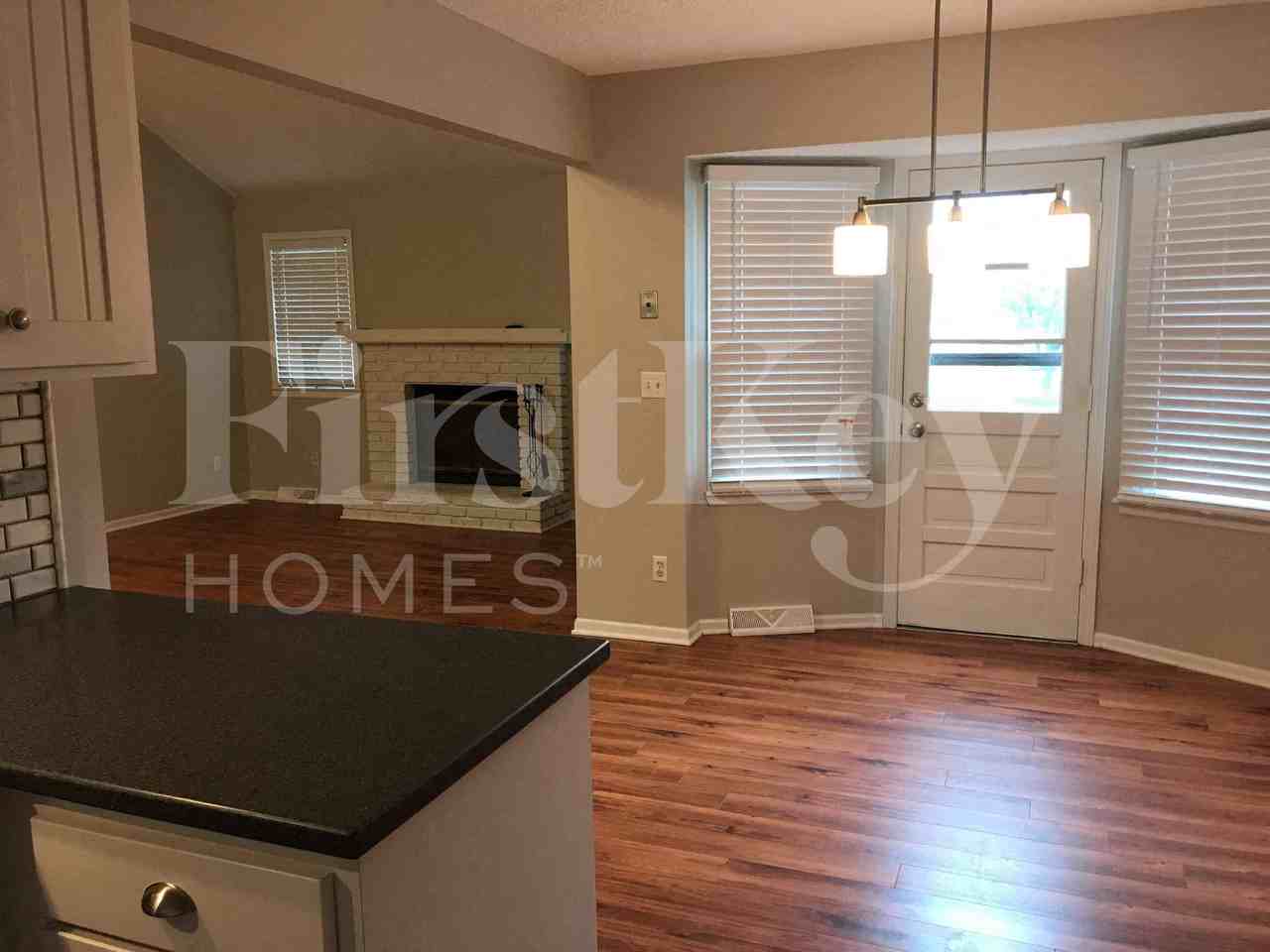 804 Ne Karapat Dr - Photo 7 of 22