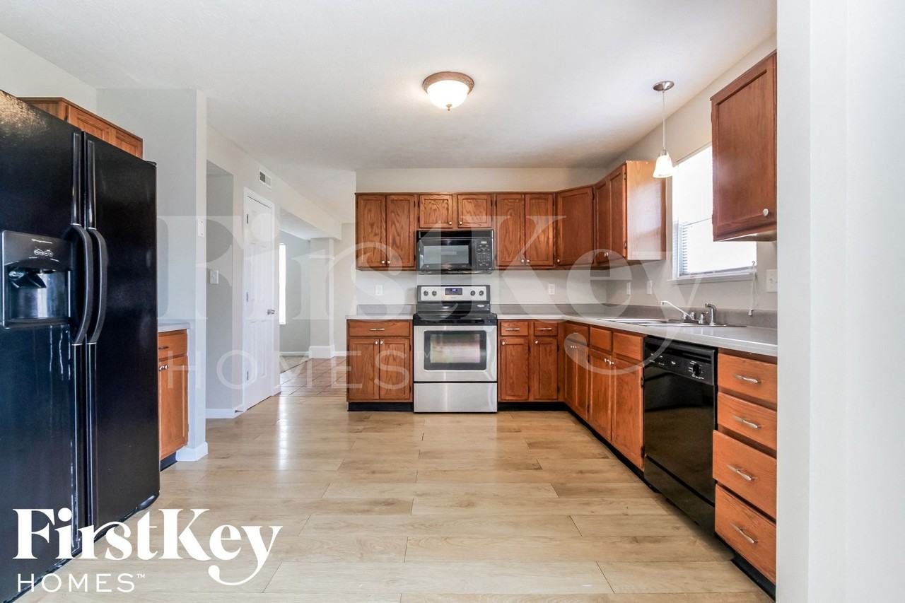 746 Apple Ln - Photo 6 of 15