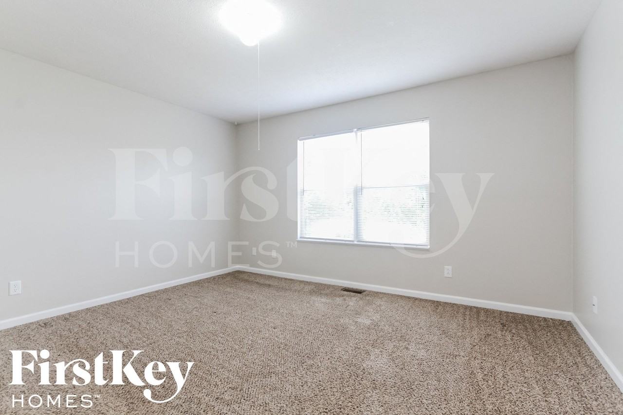 746 Apple Ln - Photo 7 of 15